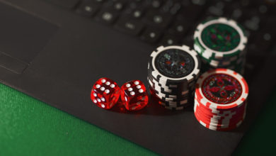 Jocurile de cazinou cu dealer live – ruletă transmisă în timp real, blackjack cu croupier uman, baccarat din studio – sunt interzise la nivel federal pentru toți operatorii cu licență GGL. Aceasta este una dintre cele mai dure restricții din Europa occidentală în materie de jocuri online.
